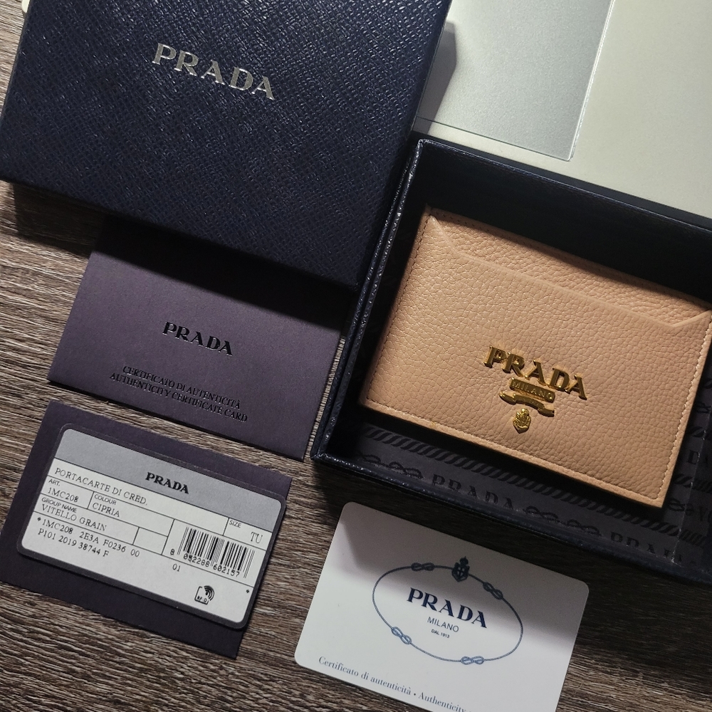 NEW AUTHENTIC PRADA CARD HOLDER WALLET BLUSH PINK